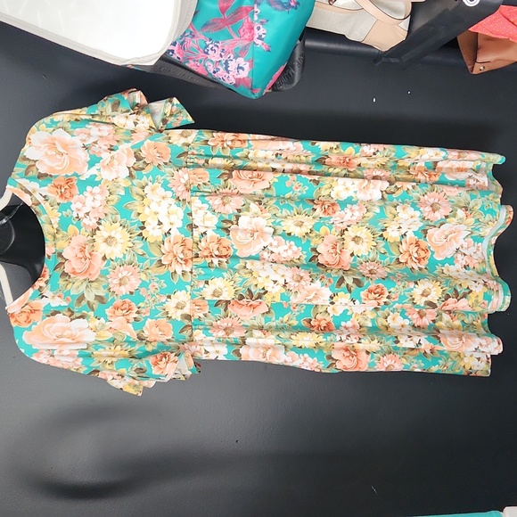 Boutique Babydoll Floral Dress - Picture 3 of 5